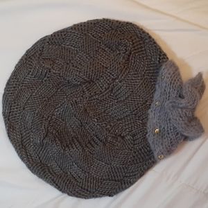 Jamont Gray VTG crochet‎ beret with Crystal's on bow. EUC